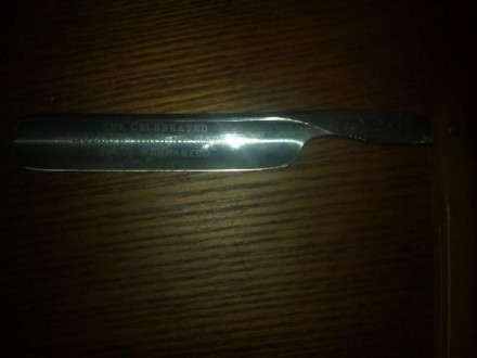 Опасная трофейная старинная бритва, нож раскладной, ручка - янтарная, лезвие с д. . фото 3
