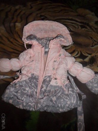 Очень теплая куртка для вашей малышки-внутри флисовая подкладка.капюшон съемный . . фото 2