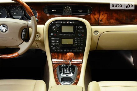 Продам статусный автомобиль Jaguar XJ8 long 4.2 л. 2006 г. в отличном состоянии!. . фото 7