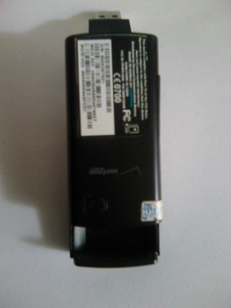 Pantech UMW190 - двухстандартный CDMA/GSM модем. Способен работать в сетях Интер. . фото 4
