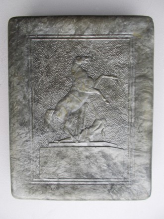 Портсигар 50-х годов с изображением одной из скульптур с лошадью на Аничковом мо. . фото 2