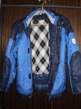 Продам куртку мужскую демисезонную  с капюшоном синего цвета в хорошем состоянии. . фото 3