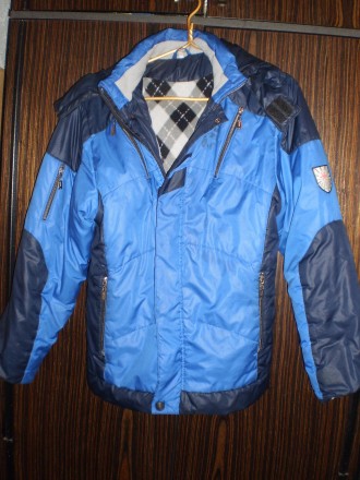 Продам куртку мужскую демисезонную  с капюшоном синего цвета в хорошем состоянии. . фото 2