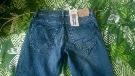 новые джинсы. причина продажи -не подошел размер.покупали за 999грн.продам за 48. . фото 2