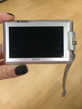 Фотоаппарат Sony Cyber-Shot DSC-T90 Silver в отличном состоянии, на дисплее имею. . фото 3
