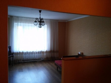 Продаю 4-х кімнатну квартиру з якісним ремонтом в мальовничому зеленому містечку. . фото 3