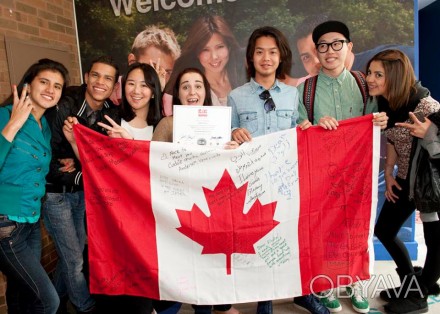 Проще всего получить студенческую визу в Канаду.
По ней вероятность отказа сама. . фото 1