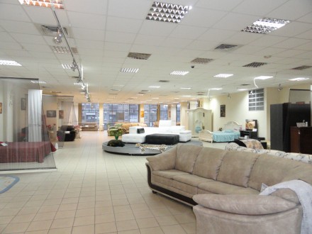 В долгосрочную аренду предлагаются торговые площади в мебельном центре в городе . . фото 4