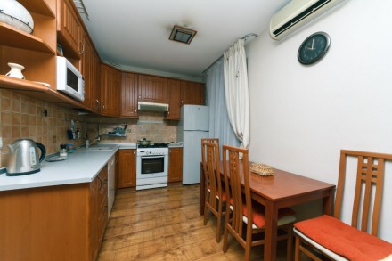 Комфортабельная квартира на бул. Леси Украинки 1/4 . Кухня-студио 30 кв.метров о. Печерск. фото 2