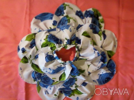 Детская юбка на 3 - 5 лет белого цвета с крупными синими розами пошитая в форме . . фото 1