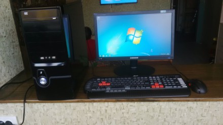 Компьютер комплект

Системный блок + монитор + клавиатура + мышка + вэбкамера . . фото 2