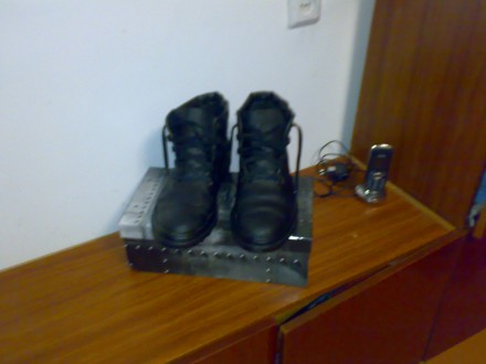 продам мужские черные ботинки.на шнурках,ребристая толстая подошва,прочные,наруж. . фото 2