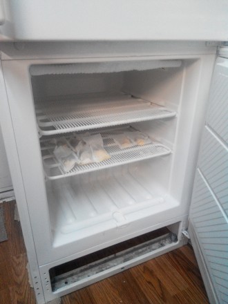 Продам срочно холодильник б/у марка Privileg (Швеция), перезаправлен, в нормальн. . фото 3