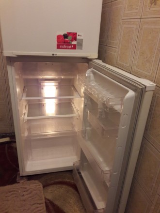 Продам свой холодильник в связи с выездом.. . фото 5