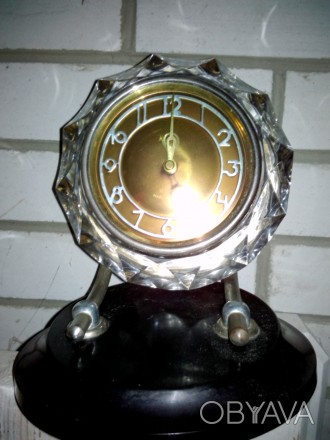 Оригинальные часы маяк в хрустальном корпусе производства СССР в хорошем рабочем. . фото 1