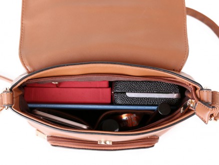 Очень крутая и стильная сумка-мессенджер из качественного кожзама.
Сумка доступ. . фото 6
