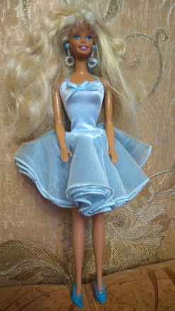 Кукла Барби в очень хорошем состоянии, ножки гнутся на щелчки, шикарные волосы. . фото 2