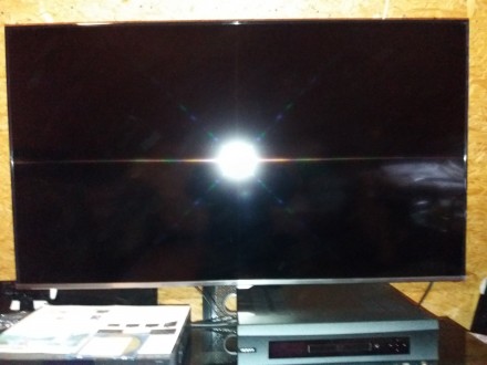 Продам в отличном состоянии LED телевизор Samsung UE50J5150 
 Нет подставки, в . . фото 2