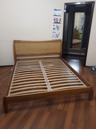 Кровать деревянная двуспальная, с ламелями (все ламели целые) под матрас 160 на . . фото 3