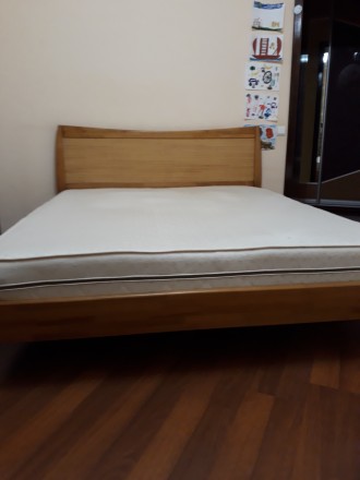 Кровать деревянная двуспальная, с ламелями (все ламели целые) под матрас 160 на . . фото 2