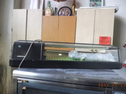 В продаже   Сушикейс, салат бар настольная холодильная витрина б у
в рабочем со. . фото 2