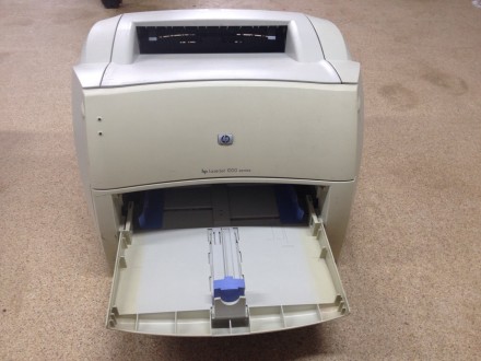 Продам принтер HP LaserJet 1000, A4, 600x600dpi.

Принтер в хорошем состоянии.. . фото 2