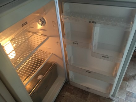 Продаю б/у холодильник Samsung.
В рабочем состоянии, не был в ремонте. 
Габари. . фото 7