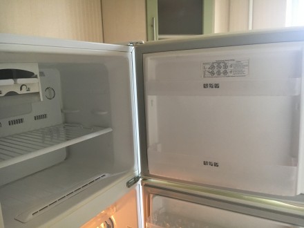 Продаю б/у холодильник Samsung.
В рабочем состоянии, не был в ремонте. 
Габари. . фото 5