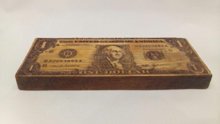 Продам сувенирный доллар вырезанный на массиве дерева 

Размеры:
124х90х15 мм. . фото 4