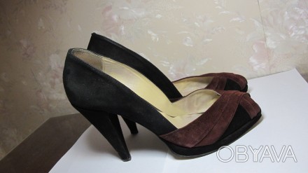 Продам женские туфли замшевые Размер 40 ROSA Италия
Аккуратные. В хорошем состо. . фото 1