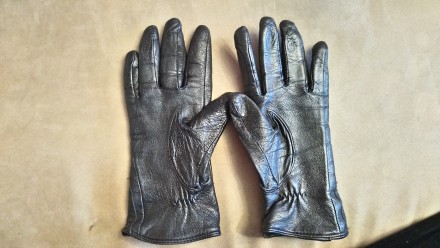 перчатки кожаные, б/у, хорошее состояние, зимние с подкладкой внутри
Цвет	Чёрны. . фото 7