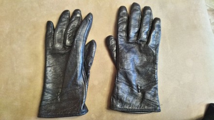 перчатки кожаные, б/у, хорошее состояние, зимние с подкладкой внутри
Цвет	Чёрны. . фото 2