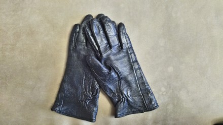 перчатки кожаные, б/у, хорошее состояние, зимние с подкладкой внутри
Цвет	Чёрны. . фото 6