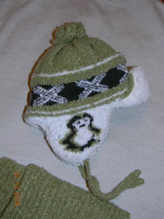 Шапка с шарфиком на мальчика примерно до 2 лет
(на меху, теплая)
б/у,
в отлич. . фото 2
