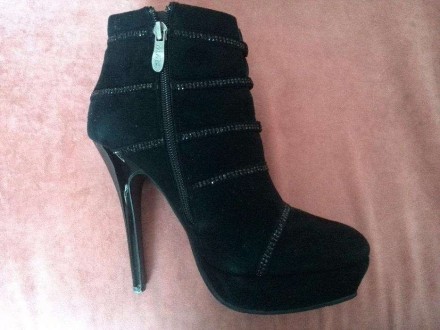 Стильные вечерние ботинки черного цвета на каблуке от бренда M.M.8. Ботинки снар. . фото 4