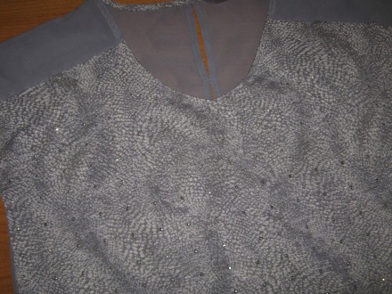 Класна і модняча блузочка
 NEXT
розм.6/8 EUR 34
(більшемірить)
вільний покрі. . фото 3