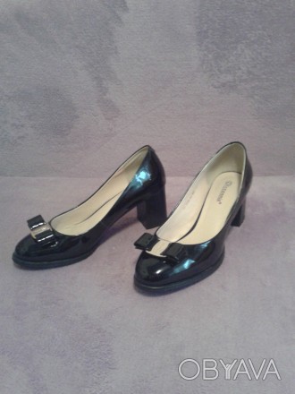 продам  женские лаковые  туфли р.38.5-39 новые. . фото 1