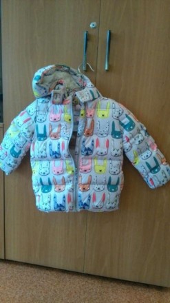 детская теплючая курточка с веселым принтом кролики, для девочки рост 104см., Не. . фото 4