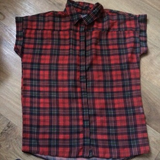 Очень классная рубашка, ткань похожая на шёлк( бирка срезана)
Размер с-м (8-10). . фото 2