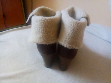 Стильні зимові жіночі чобітки.Натуральна шкіра,всередені утеплені хутром.Висота . . фото 4