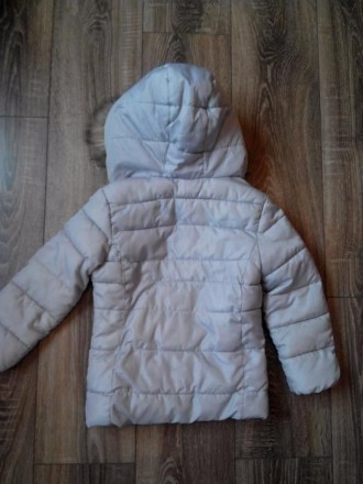 Чудова курточка для дівчинки весна/осінь, можна на теплу зиму. . фото 4