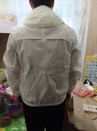 Легкая, непромокаемая, непродуваемая куртка в размере XL. Новая. Цвет белый. Без. . фото 5
