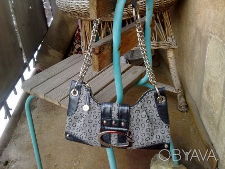Женская оригинальная сумочка - клатч, бренд GUESS-американская марка одежды и ак. . фото 1