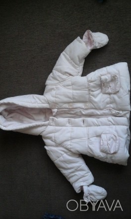 Курточка тёплая, нежно розового цвета, фирменная на 3-6 месяцев. Её можно носить. . фото 1