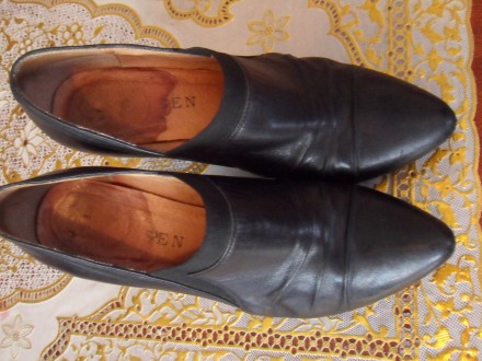 Черные женские ботиночки-туфли, натуральная кожа.
Стелька - 24,5 см.
Высота ка. . фото 3