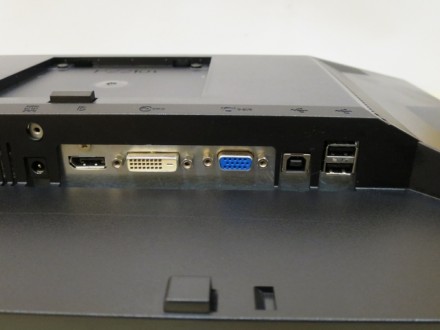 ЭКРАН
Время отклика	5 мс.
Входы	VGA, DVI-D, DisplayPort, USB
Контрастность ди. . фото 3