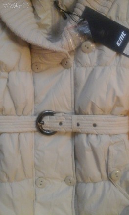 Зимняя курточка с капюшоном на девушку. Размер указан XXL, но как по мне то мало. . фото 4