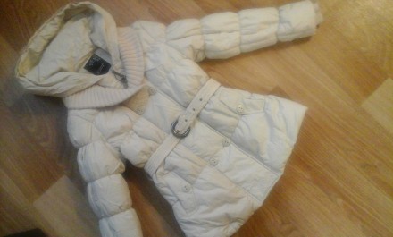 Зимняя курточка с капюшоном на девушку. Размер указан XXL, но как по мне то мало. . фото 2