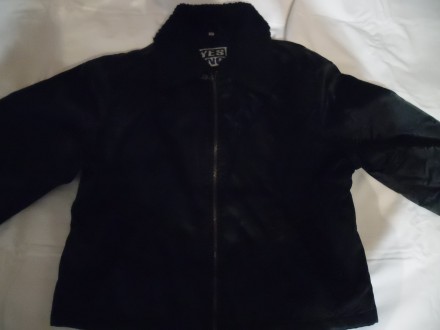 Продам черную куртку в отличном состоянии. Какой материал - не знаю, но куртка с. . фото 3