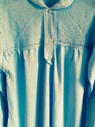 Красивая теплая ночная сорочка нежно-голубого с длинным рукавом. . фото 2